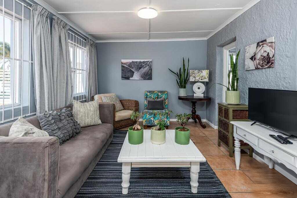 Living room with flat-screen TV